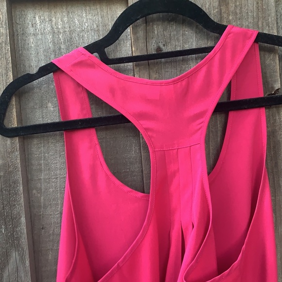 Fuchsia tank top - Picture 5 of 6